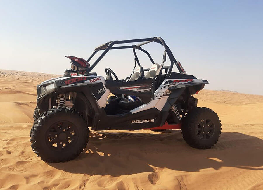 4-rent-high-performance-dune-buggy-parked-with-desert-background